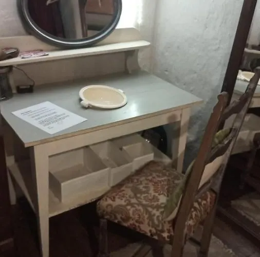 The Tavern Bed & Breakfast Castelnau-Pégayrols