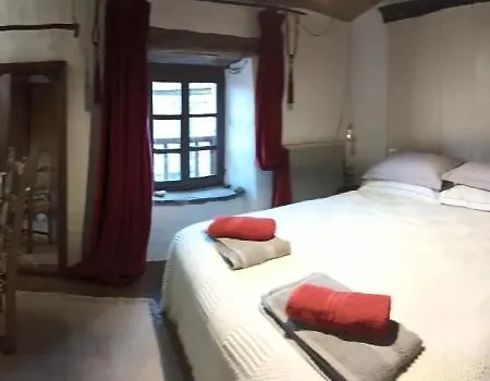 Frühstückspension The Tavern Castelnau-Pégayrols