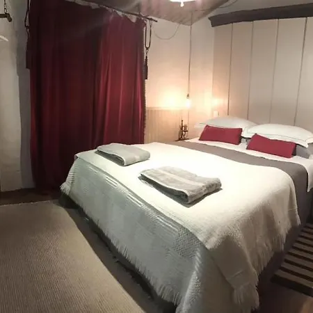 Frühstückspension The Tavern Castelnau-Pégayrols