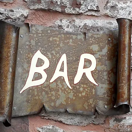 Nocleg ze śniadaniem The Tavern *