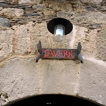 Nocleg ze śniadaniem The Tavern *